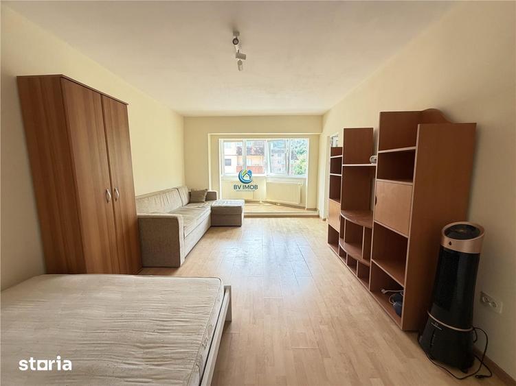 Garsonieră decomandată, mobilată în Valea Cetății