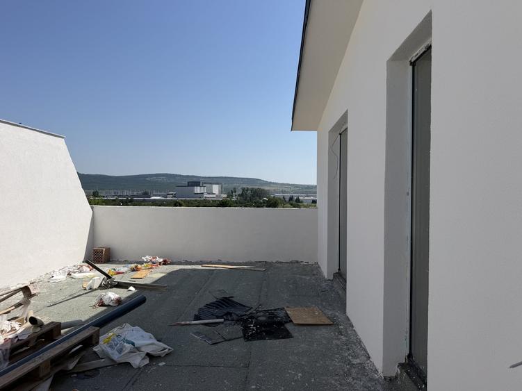 Penthouse cu 4 camere decomandat în Șelimbăr