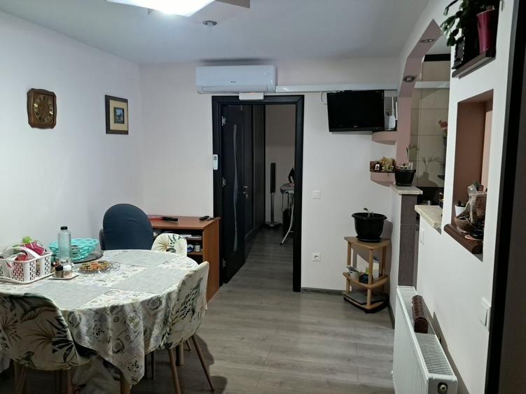 Apartament cu 2 camere decomandat în Precista