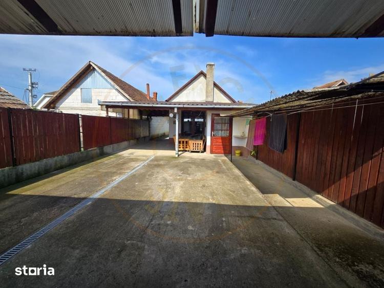 Casă cu 2 camere cu Teren 638 Mp în Lazuri