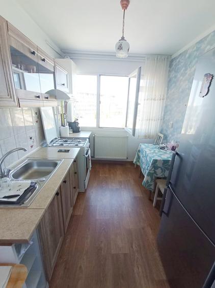 Apartament cu 2 camere semidecomandat, mobilat în Podu Roș