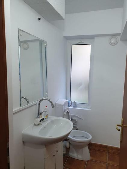 Spațiu comercial, de 45 mp, în Central