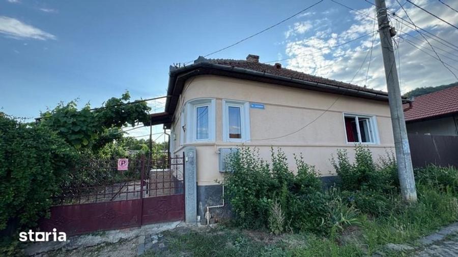 Casă cu 4 camere cu Teren 150 Mp în Central