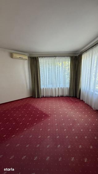 Spațiu comercial, de 990 mp, în Nord