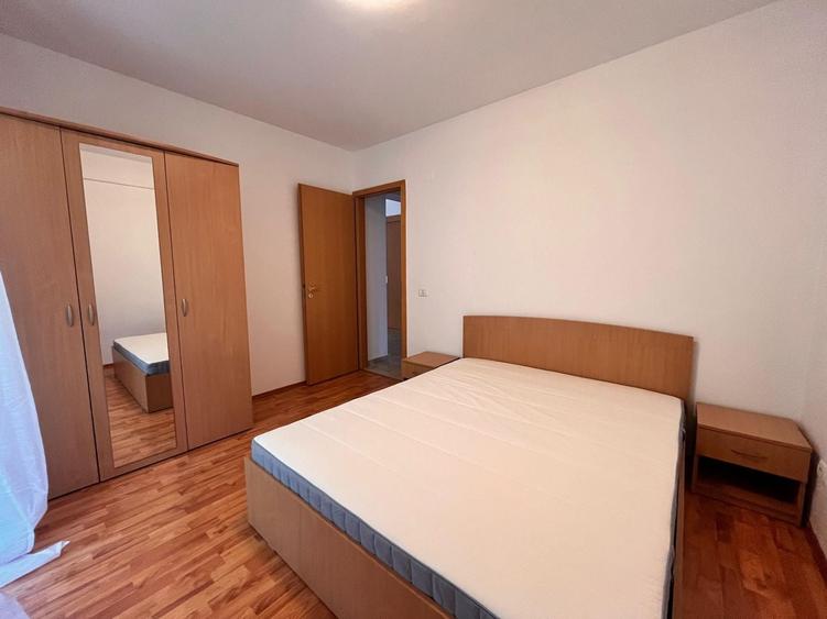 Apartament cu 3 camere decomandat, mobilat în Aradului