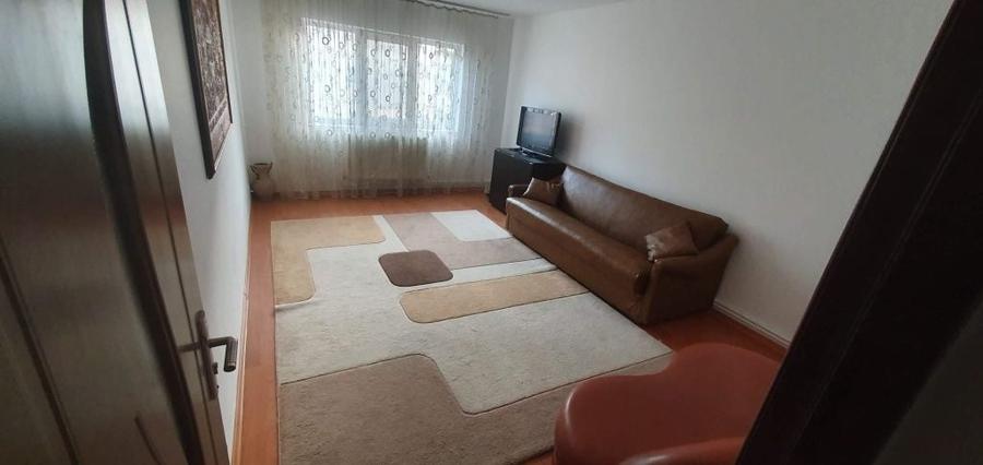 Inchiriez apartament 2 camere foarte ingrijit - 1