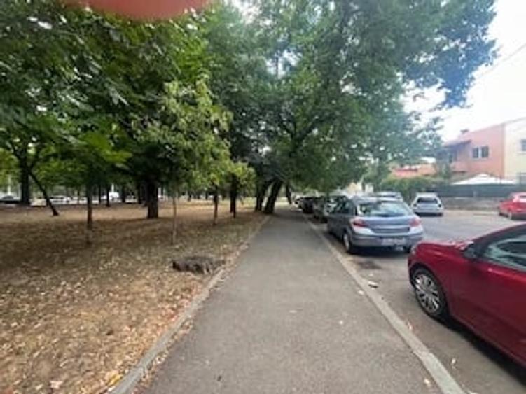 Garsonieră decomandată în Sud
