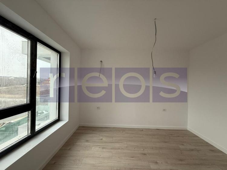 Apartament cu 2 camere semidecomandat în Sisești
