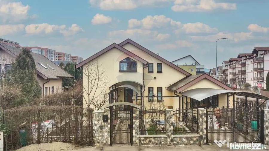 Casă cu 4 camere cu Teren 443 Mp în Tractorul