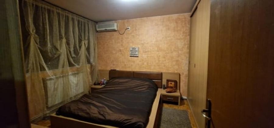 Apartament cu 4 camere decomandat, mobilat în Titan