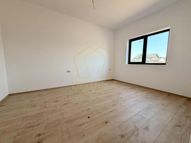 Duplex cu 4 camere cu Canalizare în Moșnița Veche