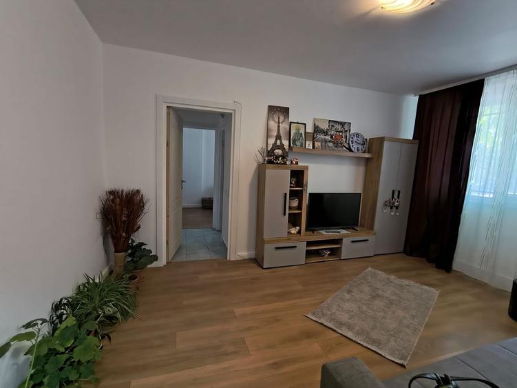 Apartament cu 2 camere semidecomandat în Gara