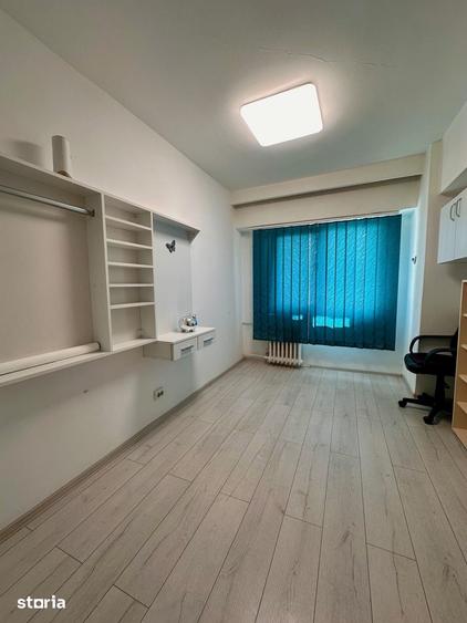 Apartament cu 3 camere decomandat în Obor