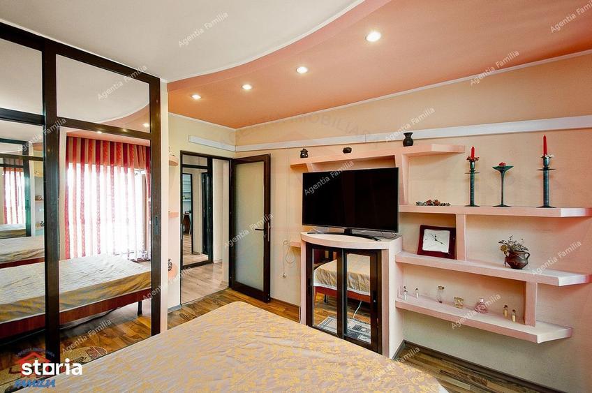 Apartament cu 3 camere decomandat, mobilat în Port