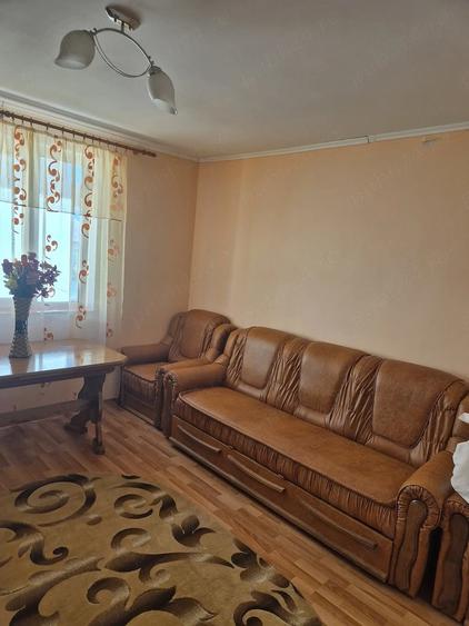 Casă cu 8 camere cu Teren 4158 Mp în Stănilești