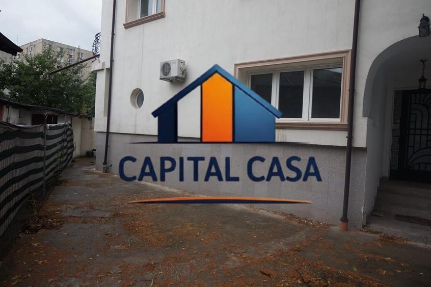 Casă cu 7 camere cu Canalizare în Crângași