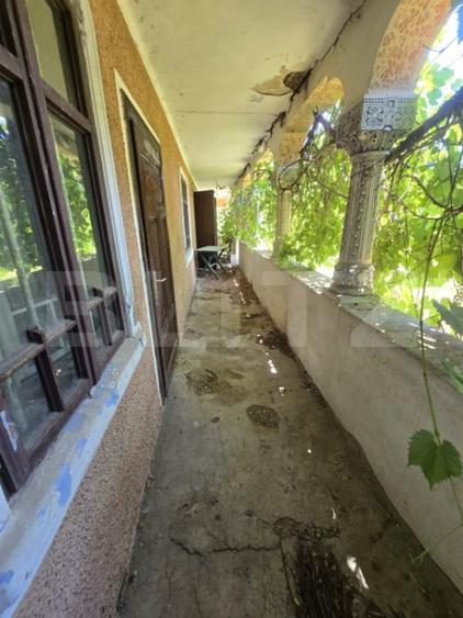 Casă cu 3 camere cu Teren 1954 Mp în Tomșani