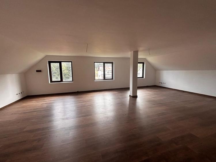 Casă individuală cu 4 camere cu Teren 1000 Mp în Central