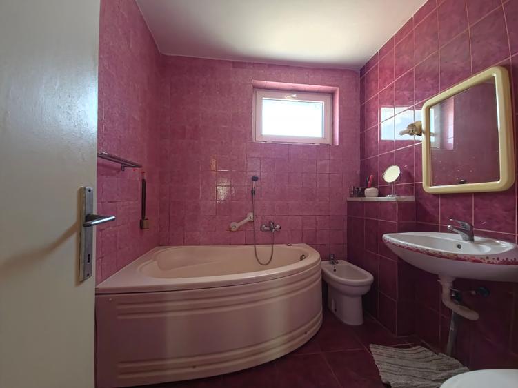 Duplex cu 6 camere cu Canalizare în Faleza Nord