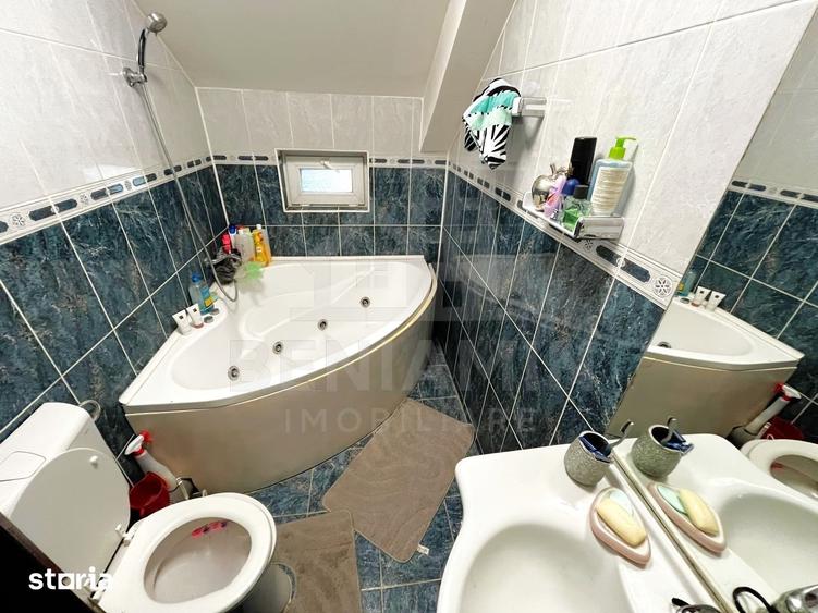 Casă cu 6 camere cu Teren 467 Mp în Cârcea