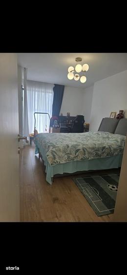 Apartament cu 3 camere decomandat în Străulești