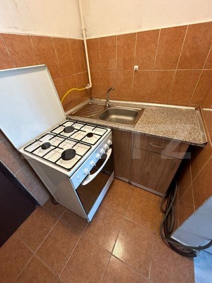 Garsonieră decomandată, mobilată în Iris