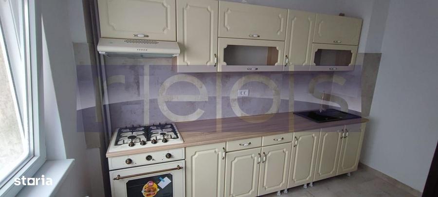 Apartament cu 4 camere semidecomandat în Colentina