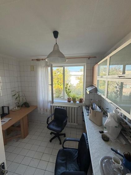 Apartament cu 3 camere semidecomandat, mobilat în Cotroceni