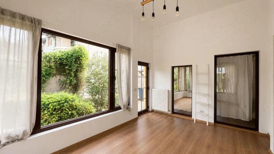 Casă cu 7 camere cu Teren 1800 Mp în Braytim