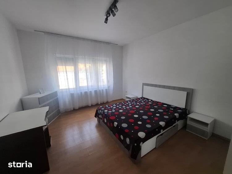 Apartament cu 3 camere în Pârneava