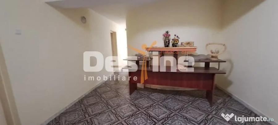 Casă cu 14 camere cu Teren 4000 Mp în Central