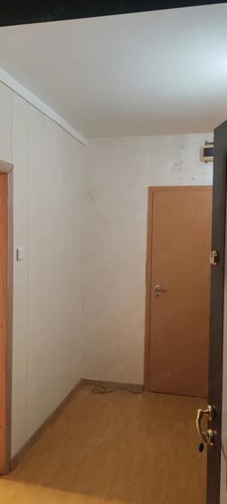 Apartament cu 2 camere semidecomandat în Berceni
