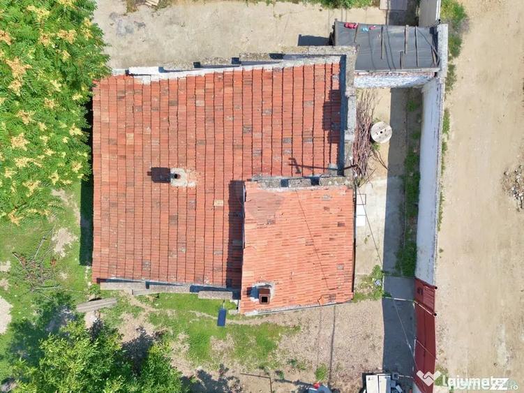 Casă cu 2 camere cu Teren 601 Mp în Central