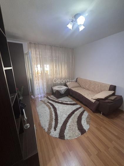 Vand apartament cu 2 camere