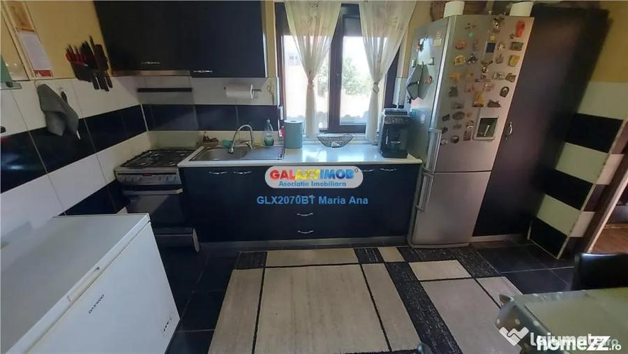 Casă cu 4 camere cu Teren 500 Mp în Central
