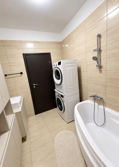 Apartament cu 3 camere decomandat, mobilat în Roșu