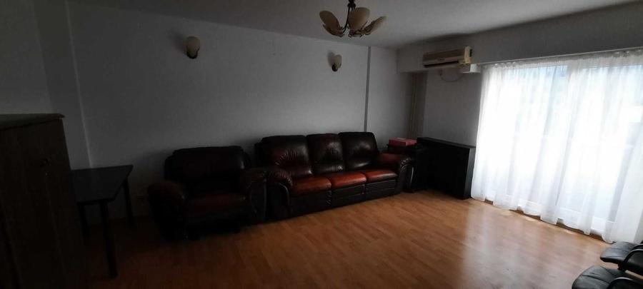 Apartament cu 2 camere decomandat în Victoriei