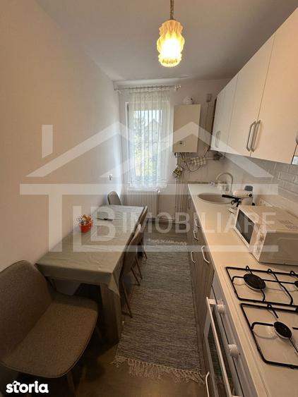 Apartament cu 3 camere în 22 Decembrie 1989