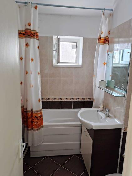 Apartament cu 2 camere semidecomandat în Sud