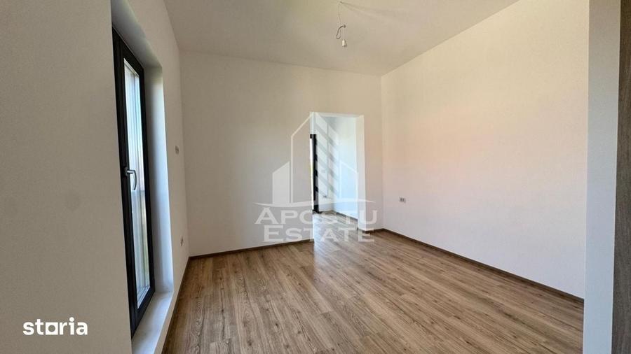Casă cu 4 camere cu Teren 330 Mp în Săcălaz
