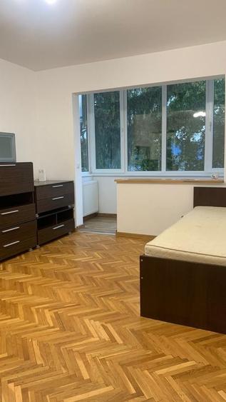 Garsonieră decomandată în Astra