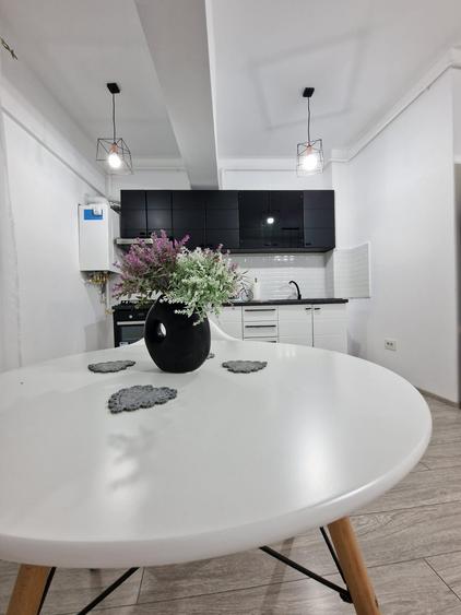 Apartament spatios cu 2camere+, bloc nou central - 1