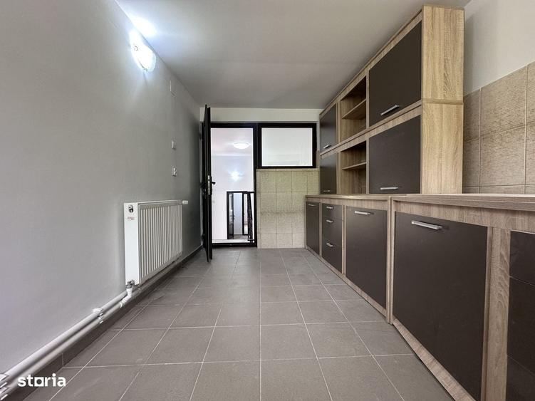 Casă cu 4 camere cu Teren 1532 Mp în Gura Vadului
