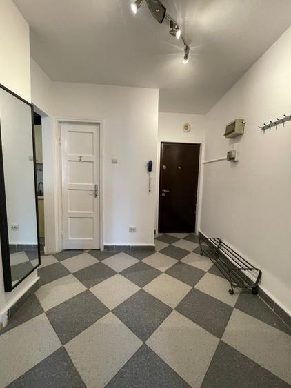 Piata Romana, Ultracentral, Coloane, Metrou - 10