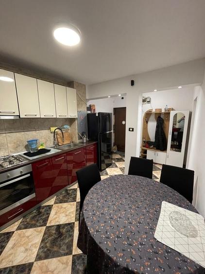 Apartament cu 2 camere decomandat, mobilat în Politehnica