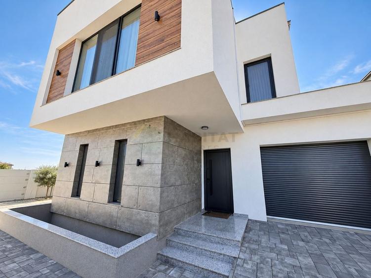 Casă individuală cu 4 camere cu Piscina în Tunari