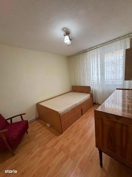 De vanzare apartament cu 3 camere, 2 bai si balcon, spatios 56900euro - 1