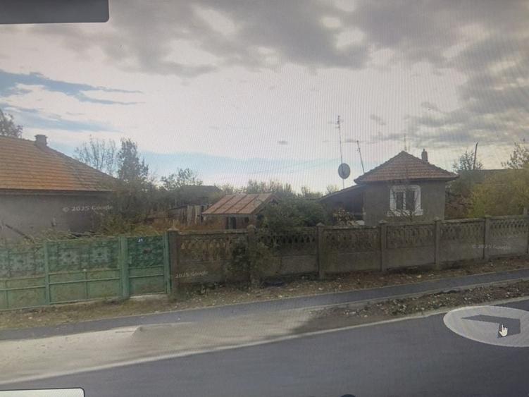 Casă cu 4 camere în Izvorălu