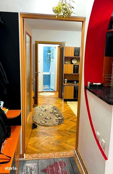 Apartament cu 2 camere semidecomandat, mobilat în Mărăști