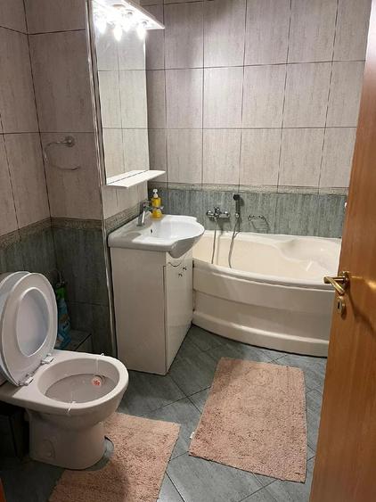 Apartament cu 4 camere decomandat în Bucovina